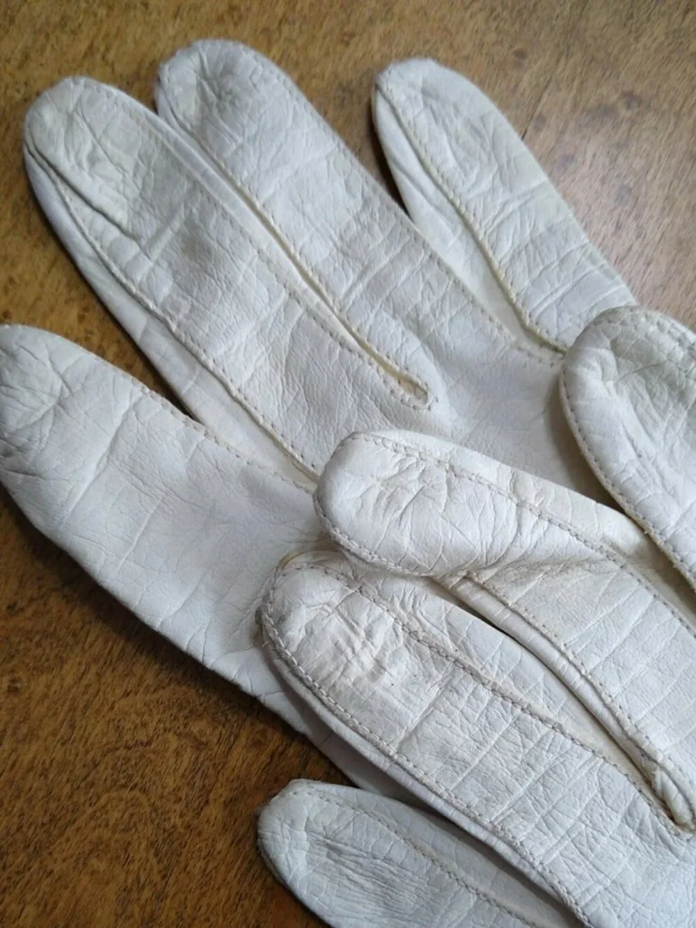Size 6 1/2 MCM Vtg Soft Kid Leather Gloves 14